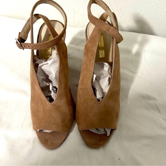 Louise et Cie Women’s Piarissa Wedge Suede Beige Sandal Sz 7.5M Business Casual - Picture 5 of 8